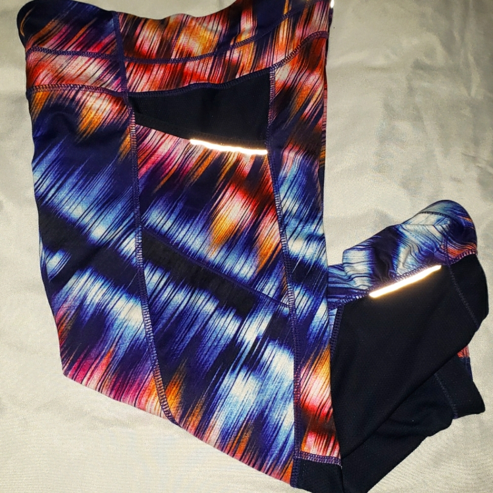 Athleta Cropped Multicolor Legging Size Small